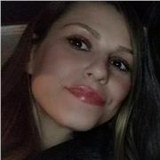 Laureata in Biologia Sperimentale e tramite esame di Stato ottenuto il titolo di Biologa Junior